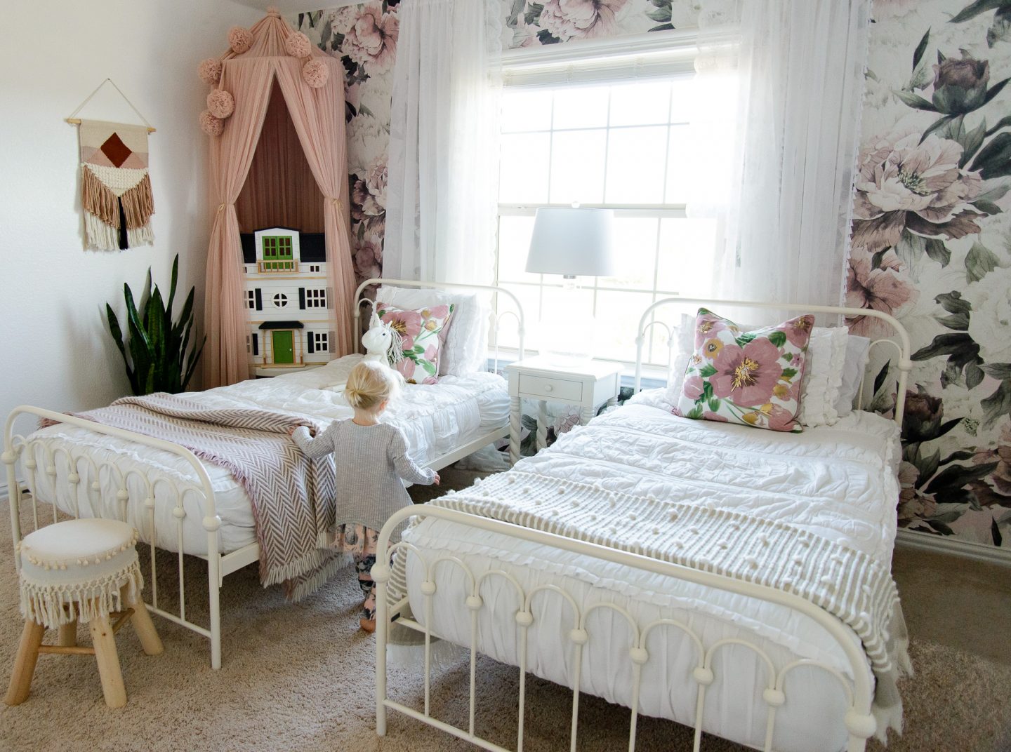 Home Tour: Girl’s Bedroom Makeover – Hello Ivory Rose